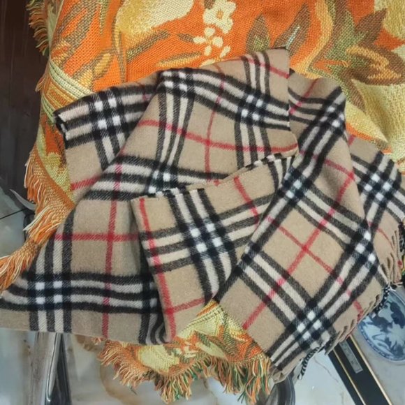 Burberry black and brown scarf - Picture 2 of 3